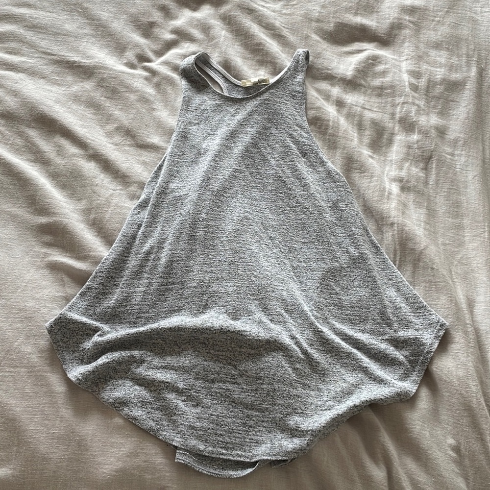 grey tank top size xs from wilfred free and aritzia